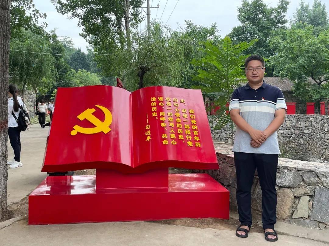 宋威龙和宋茜上综艺生图火了，谁注意宋茜手，暴露两人关系